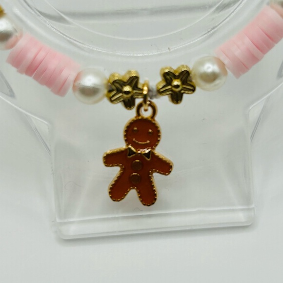 🌸Pink Gingerbread Christmas Clay Bead Bracelet🌸 - Picture 5 of 6
